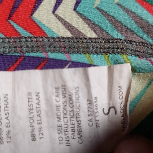 Fabletics Women's Lima Capri Multi Color Pants Size S - Picture 5 of 10